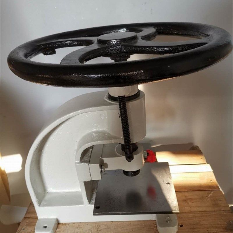 High-end manganese steel dumbbell cutter rubber plastic right angle tear crescent pants round waterproof membrane punching machine