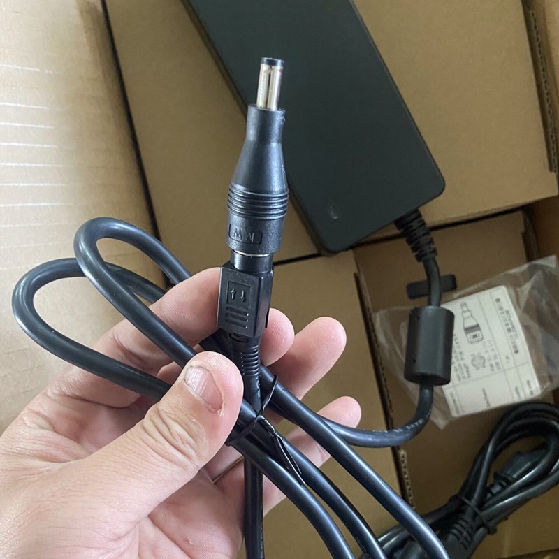 台湾明纬GST120A12-R7B 明纬适配器12V8.5A 120W P1M机器设备用 - 图1