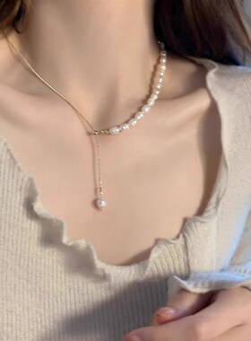 饰品天然珍珠f项链配饰女锁骨链轻奢高级感钛钢镀金珍珠項鏈