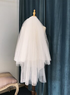 珍珠散落新娘短头纱结婚双层香槟米白色仙森系拍照带发梳到臀长度