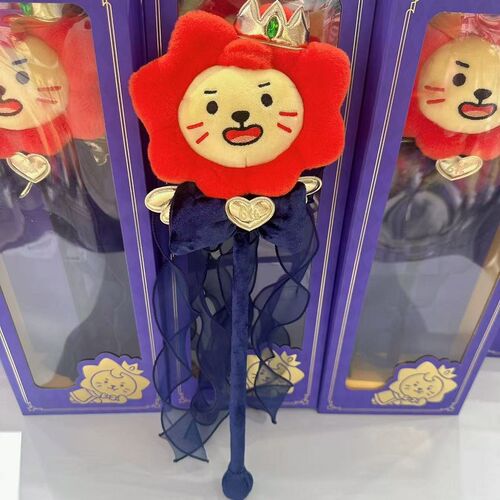 ROY6 莱阳六周年棒球莱阳包挂 国王挂件 国王玩S偶 卡套玩偶棒挂 - 图1