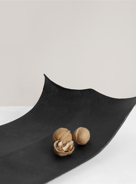 简约侘寂风黑色k金属托盘不规则艺术果盘样板房茶几餐桌摆件