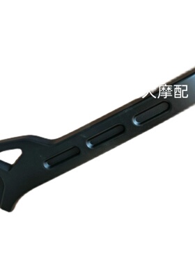 力帆配件V16S/250-R S 后挡泥板铝合金 支架 后转向灯支架 牌照架