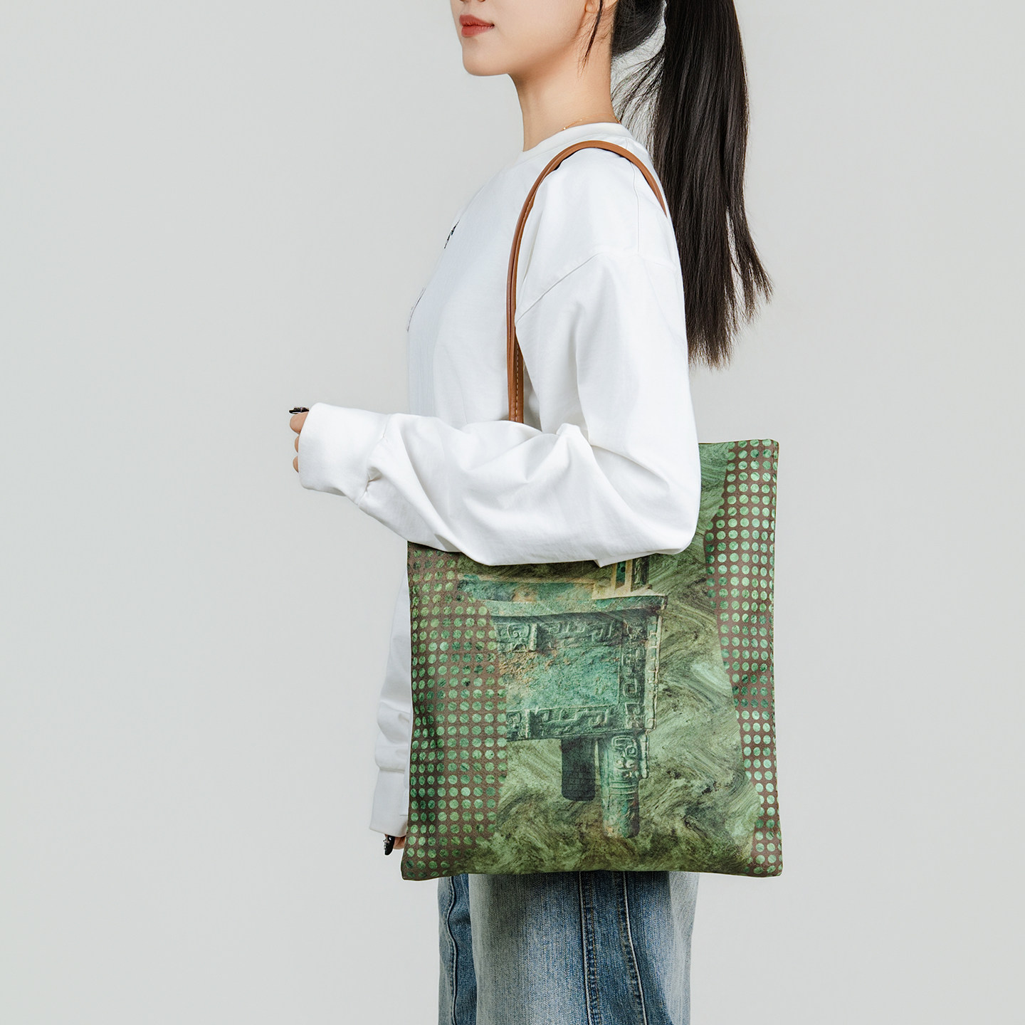 爱奇葩原创青铜乳钉纹圆点肌理小众设计青年款单肩托特大容量背包,淘宝优惠券,粉丝福利购,淘宝优惠卷