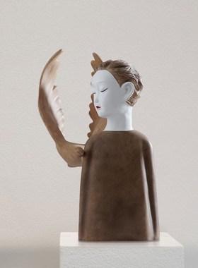 创意抽象人物雕塑艺术品北厅桌面装饰品Q样板间售楼处摆件