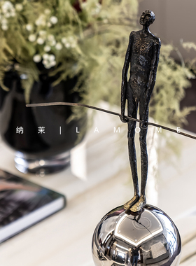 简约铸铁人物雕塑l摆件样板间售楼处别墅酒店会所家居软装饰品