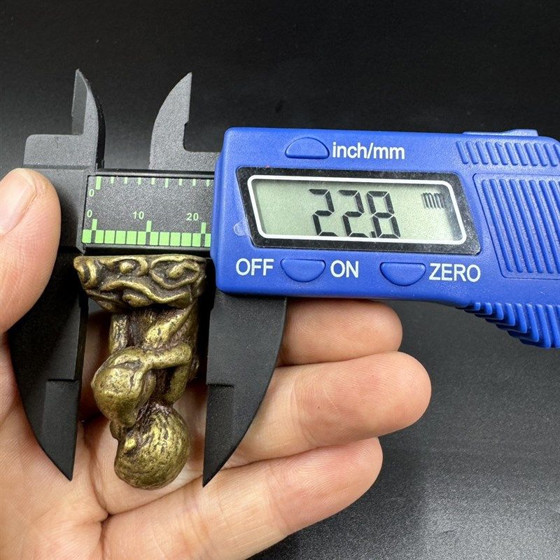 铜猴子献桃小摆件生肖可爱小猴子寿桃铜把件仿古铜雕铜器,淘宝优惠券,粉丝福利购,淘宝优惠卷