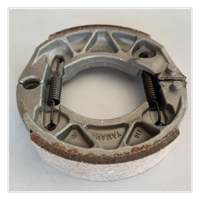 摩托车配件凌鹰丽鹰迅鹰福禧ZY100T巧格100鬼火后刹车片刹车蹄块 - 图1