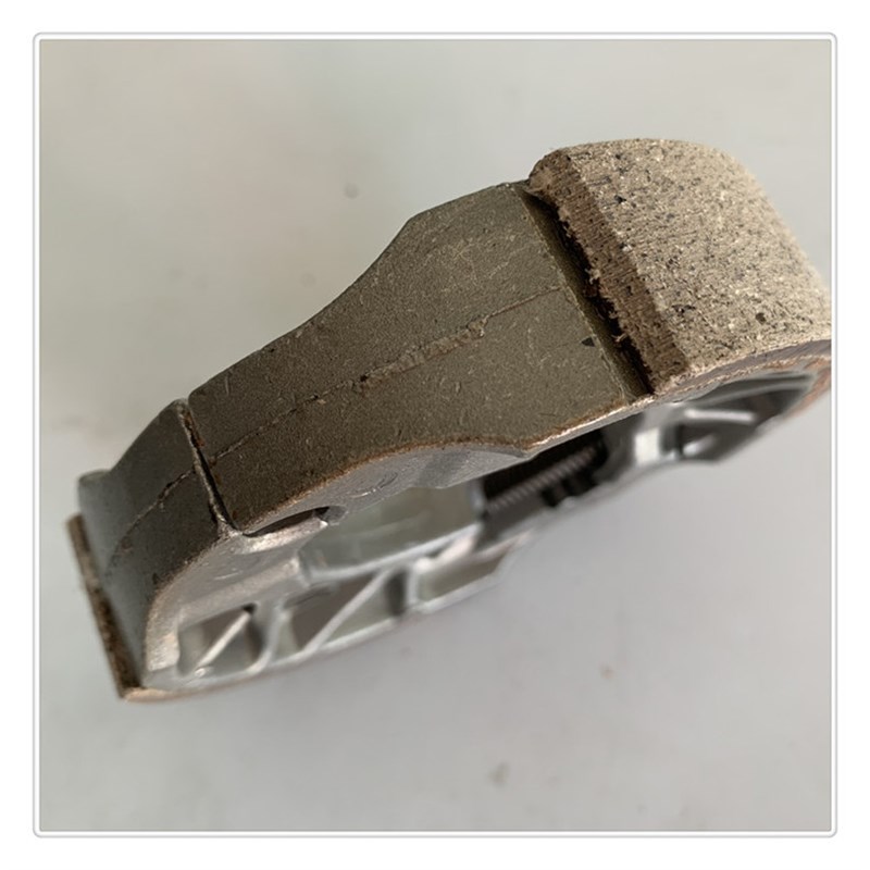 摩托车配件凌鹰丽鹰迅鹰福禧ZY100T巧格100鬼火后刹车片刹车蹄块 - 图2