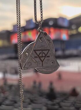 华晨宇深圳伴手礼花花同款项链