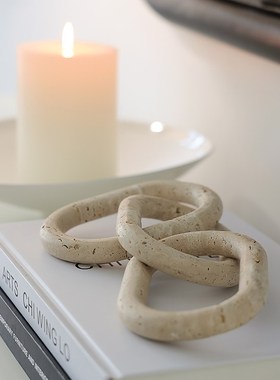 侘寂风黄洞石链条奶油天然大理石客厅茶几台面扣环桌面装饰品摆件