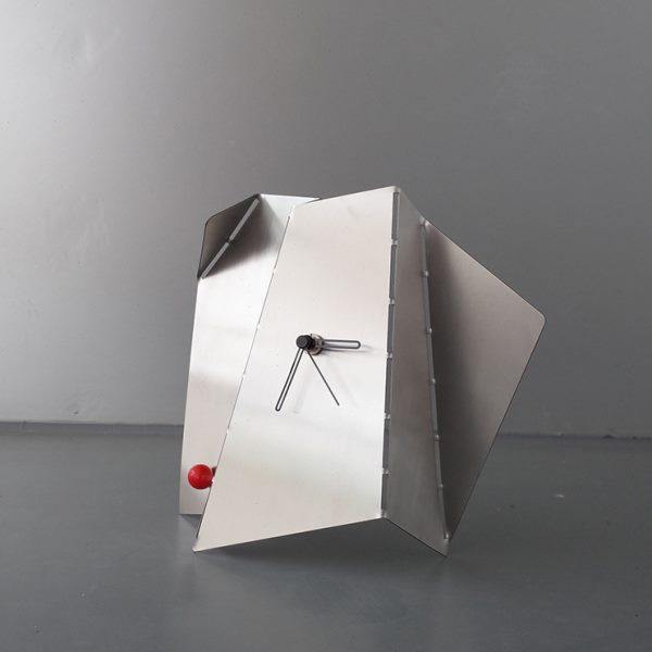 艺歪新款折形立钟创意现代简约金属座钟表客厅台式装饰桌面摆件,淘宝优惠券,粉丝福利购,淘宝优惠卷