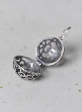 可打开复古做旧香囊吊坠女镂空随身携带香薰嘎乌盒中国风镀银项坠