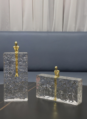 现代简约水晶冰纹j砖墙金色人物摆件客厅玄关电视柜样板房家居装