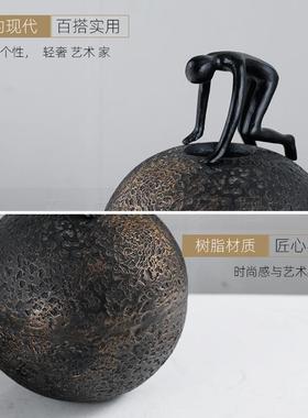 饰现代简约样板间象艺术抽树OKR脂人物雕塑摆件家居客厅桌玄面关