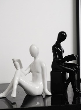 现代简约人物书档书靠摆件轻奢高级感办公室Q客厅桌面装饰品书架