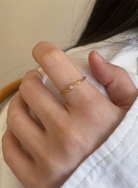 大尺码戒指女胖MM波浪线 缐条镶钻高级感大圈K口粗胖手叠戴细食指