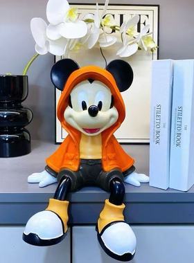 风衣米奇坐姿摆件客厅电视