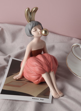 北欧轻奢可爱f少女摆件女生卧室结婚送礼物玄关桌面家居装饰摆设