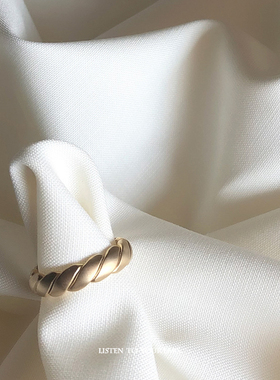 耳边风 复古冷淡风简约哑光高K级感麻花金属开口戒指