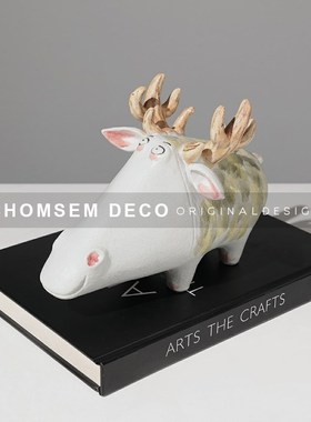 现代卡通驼鹿治h愈系摆件卧室样板房间玄关家居桌面装饰陶瓷美人