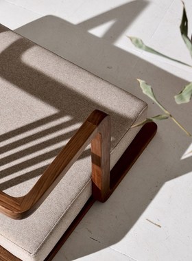 新中式榻榻米靠背椅黑胡桃木实木床上席地榫卯靠U背无腿飘窗座椅