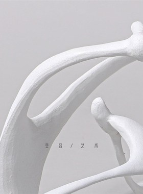 空合简约轻奢金属扭曲艺术售楼处样板间书房书柜创意抽Y象线条摆