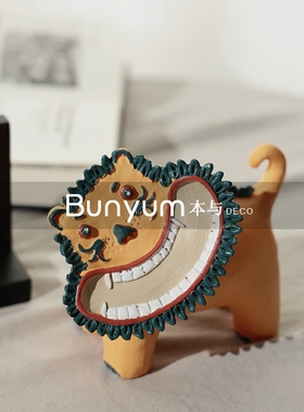 北欧现代抽象e卡通雕塑摆件样板房样品屋展示中心民宿客厅玄关桌