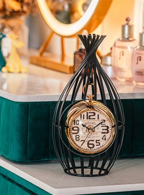 北欧轻奢铁艺创意工艺时钟座w钟卧室客厅酒柜装饰摆件静音台钟摆