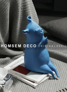 现代家居儿童房坐j姿小猪卡通摆件客厅电视柜酒柜氛围感软装饰雕