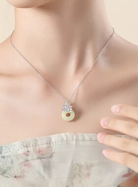 龙星惜上天然和田玉平安扣吊坠s999足银桃花项链女新中式颈链饰品