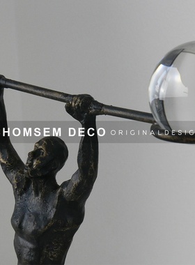 现代轻奢水晶铸铁举重人雕塑样y板房间软装饰品家居客厅办公桌摆