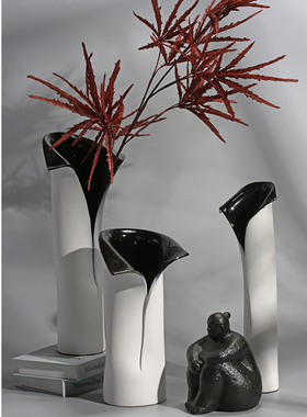 现代简约家居创意白色黑里u陶瓷翻边花瓶样板房酒店插花器软装摆