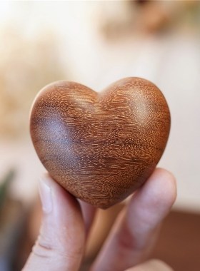 Joe的小作坊/一颗小爱心紫檀木实木手把L件绿檀整木雕刻摆件送女