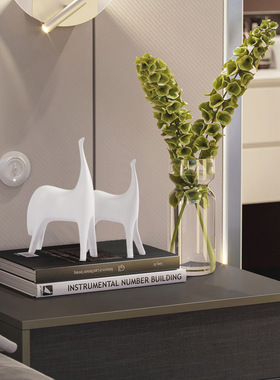 现代简约黑白陶k瓷马摆件创意家居客厅玄关电视柜酒柜装饰马摆件