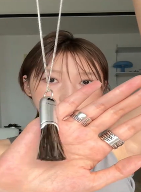 简约时尚百搭流苏马鬃毛刷吊坠长项链配饰女小众高级感大力姐姐家