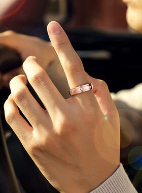 轻奢莫桑石戒指转动男潮食指戒可转动玫瑰金色镶三钻男女情侣对戒