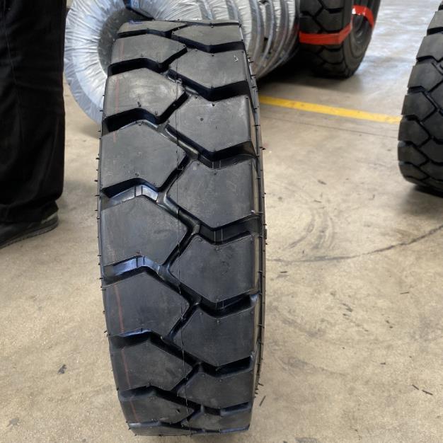 前进 6.50-10/5.00实心轮胎 叉车实心胎 OB502花纹 杭叉柳工轮胎 - 图0