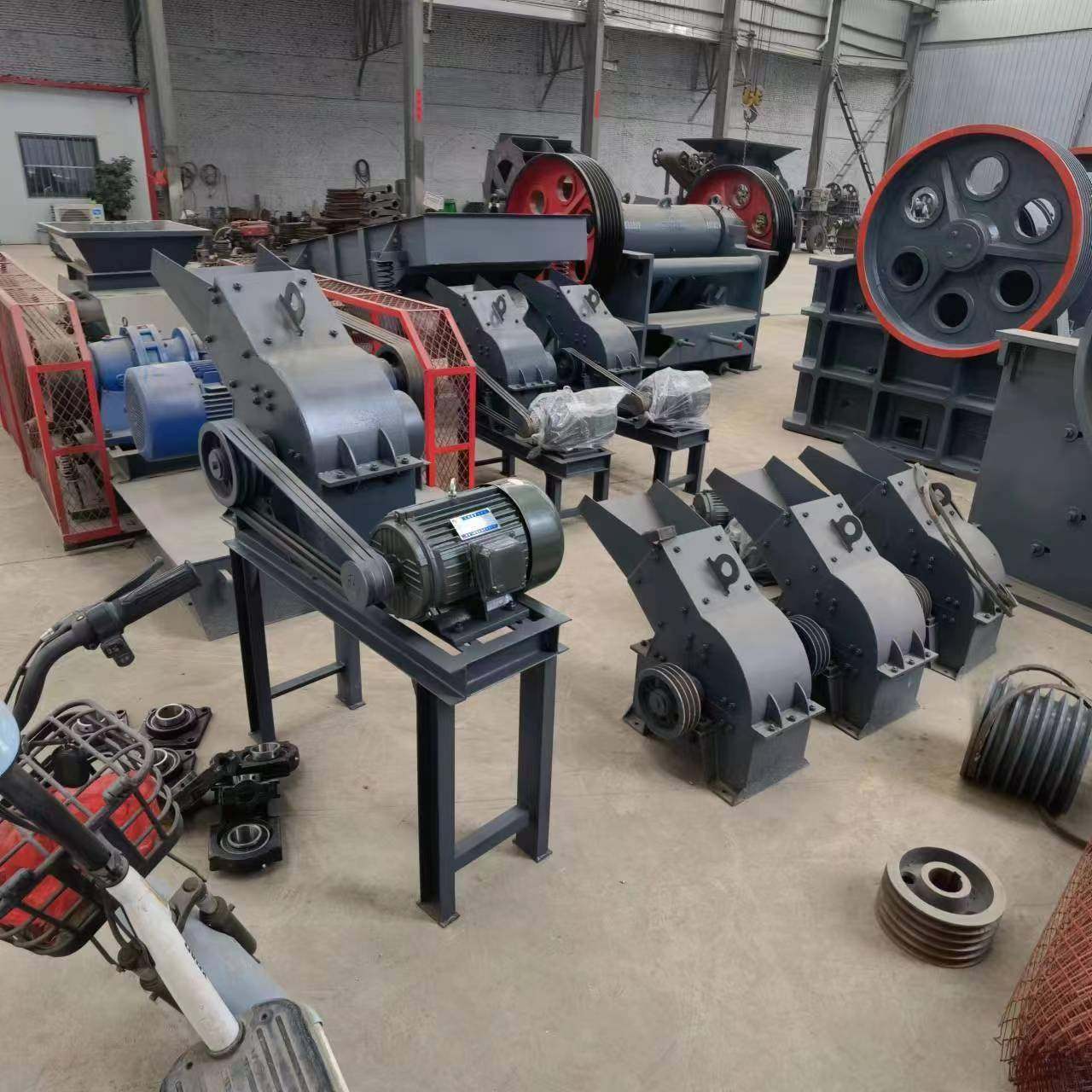 大功率耐用型砖头碎石锤式破碎机PC200300九锤头设计工业粉碎设备,淘宝优惠券,粉丝福利购,淘宝优惠卷