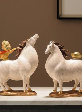 马上有钱家居厅酒柜装饰创品摆件老板办公室桌35864摆设面客马到