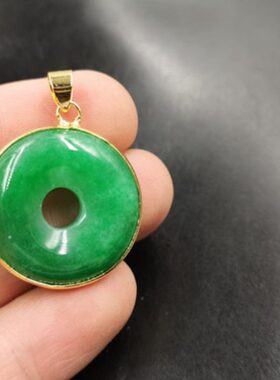 青玉石吊坠平安扣青生绿色干龙镀翠底镶嵌电 铁白真空玉平安扣