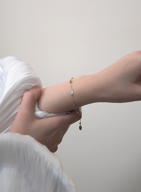 10月诞生石绿碧玺原矿柱形14k注金优雅招财小众博物馆气质ins手链