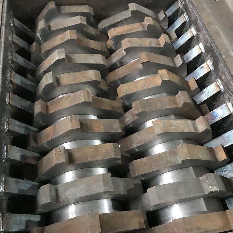 Customized shredder chassis, easy assembly and simple maintenance, double-shaft shredder main body, durable crushing