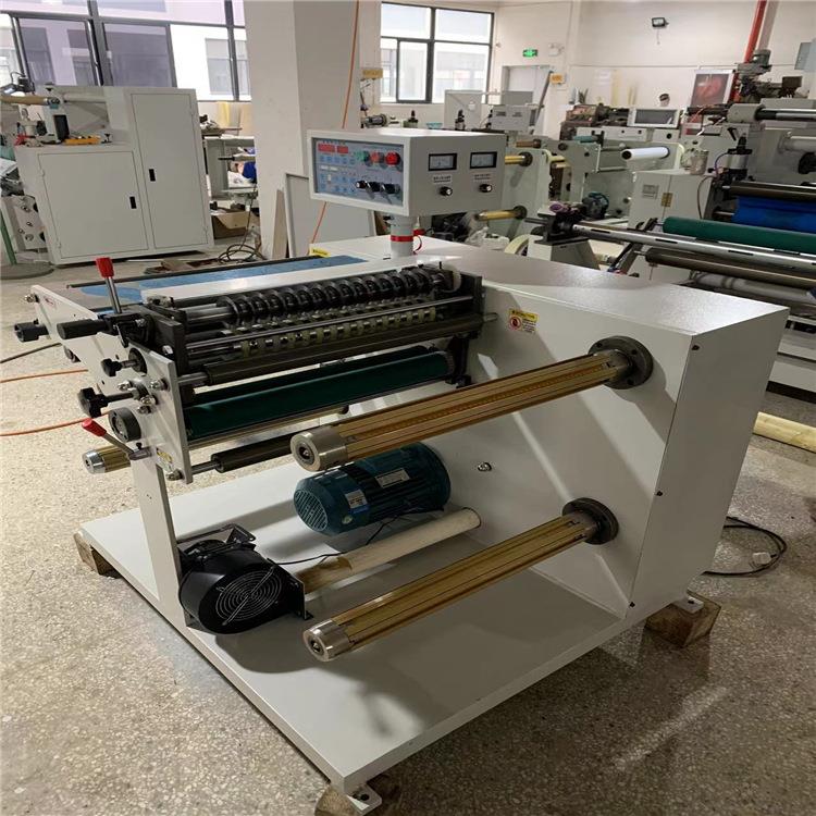 600离膜纸分切机电子材料PET不干胶标签分条机无纺布砂纸分切机 - 图0