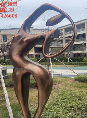 现代简约抽象不锈钢艺术人物雕塑售楼部花园酒店园林景观装饰摆件