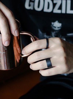 戒指男2021年新款潮不u掉色简约百搭黑色磨砂陶瓷宽面指环高级感