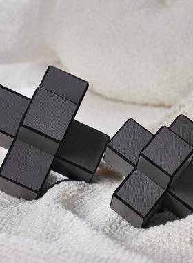 创意简约十字马毛皮革摆件书房客厅桌面样板间电视柜茶几酒柜软装