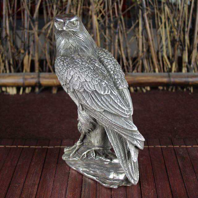 Antiques, miscellaneous antique bronzeware, white copper study room home furnishings, exquisite handicrafts, watch eagle decorations