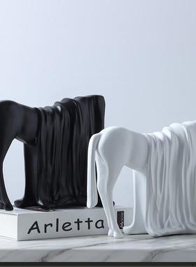 代极无简轻奢树脂无头抽马披马动物马象马摆布现件家居样板间装饰