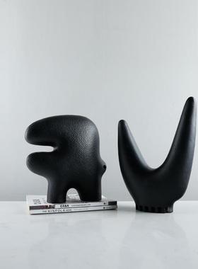 艺约现代术抽象字母创意塑摆件家居客厅桌面GD-A1512样简板房软装